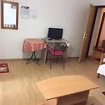 Konukevi Crveno Zlato 2*