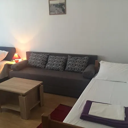 Guest house Crveno Zlato 2*
