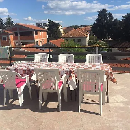 Guest house Crveno Zlato 2*