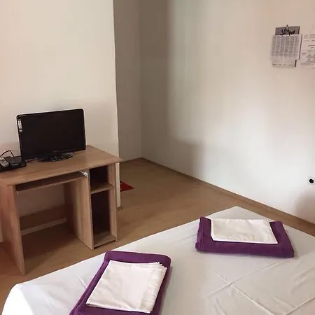 Crveno Zlato Biograd Na Moru