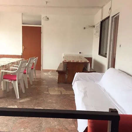 Guest house Crveno Zlato 2*