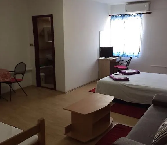 Crveno Zlato Πανσιόν