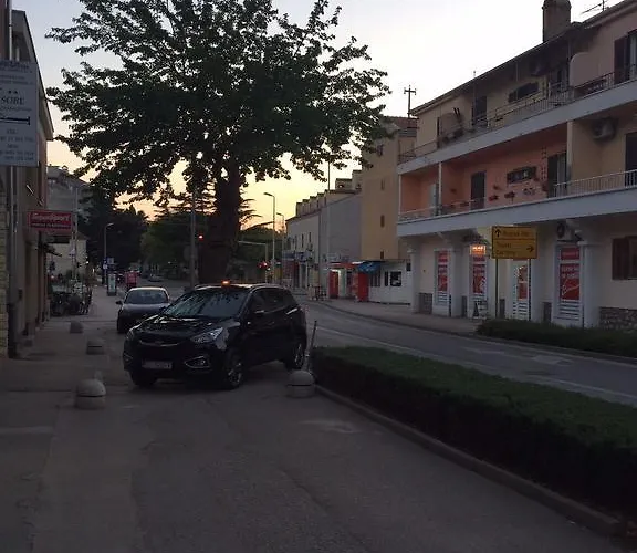 Crveno Zlato Πανσιόν
