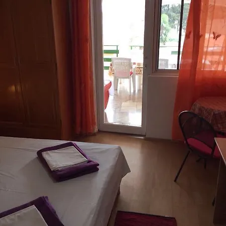 Crveno Zlato Vendégház Biograd na Moru