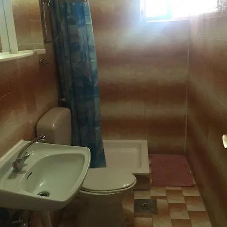 Crveno Zlato Vendégház 2*