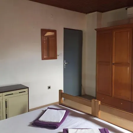 Crveno Zlato Vendégház Biograd na Moru
