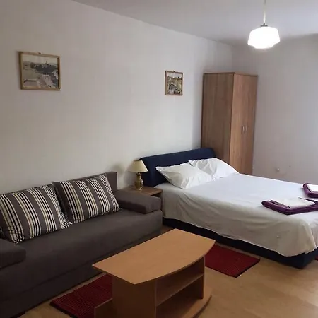 Crveno Zlato Vendégház Biograd na Moru