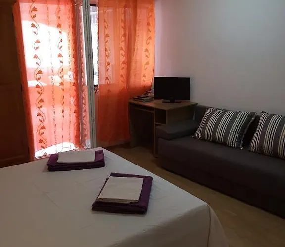 Crveno Zlato Affittacamere 2*