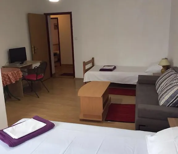 Crveno Zlato Biograd Na Moru