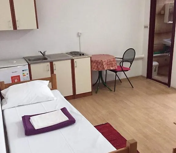 Crveno Zlato Biograd Na Moru